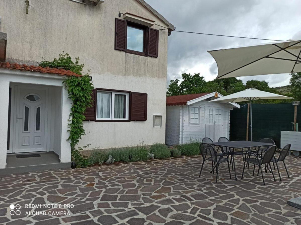 Apartment Snjezana 산책길 외부 사진